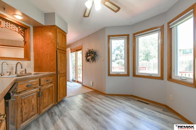 7432 Grand Oaks Drive, Lincoln, NE 68516
