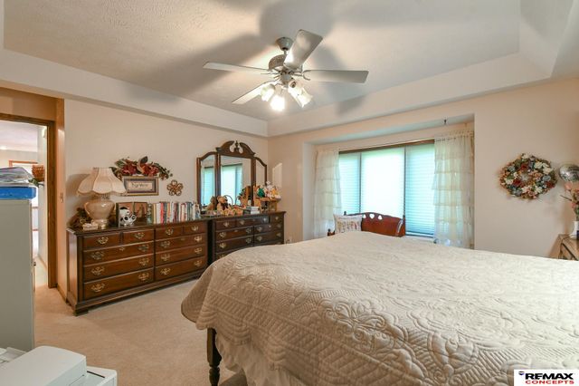 7432 Grand Oaks Drive, Lincoln, NE 68516