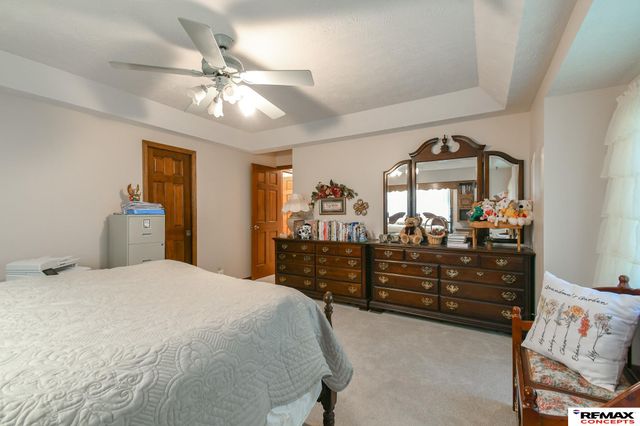 7432 Grand Oaks Drive, Lincoln, NE 68516