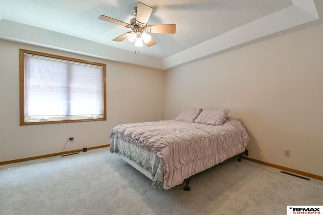 7432 Grand Oaks Drive, Lincoln, NE 68516