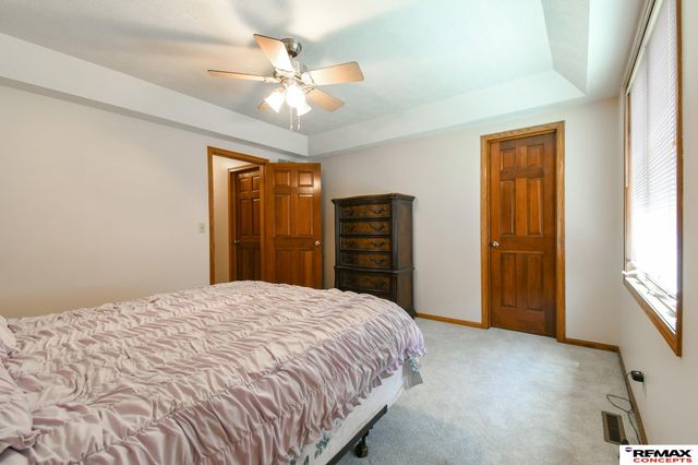 7432 Grand Oaks Drive, Lincoln, NE 68516