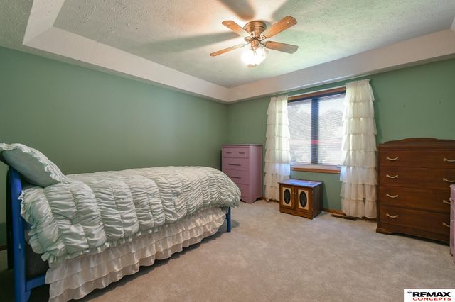 7432 Grand Oaks Drive, Lincoln, NE 68516
