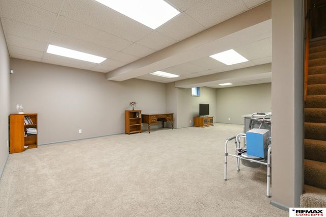 7432 Grand Oaks Drive, Lincoln, NE 68516
