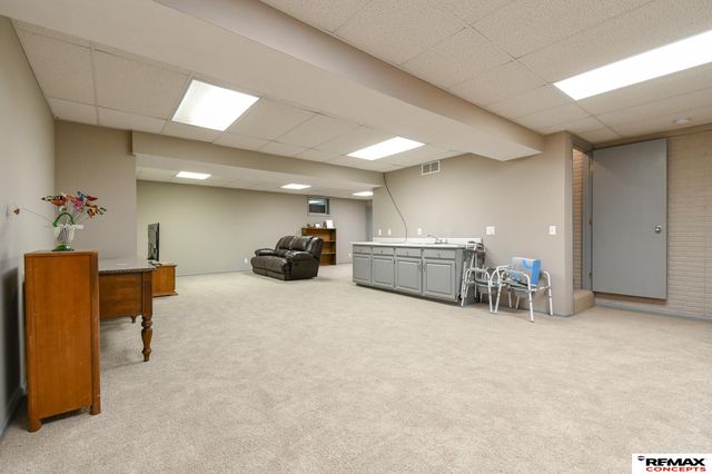 7432 Grand Oaks Drive, Lincoln, NE 68516
