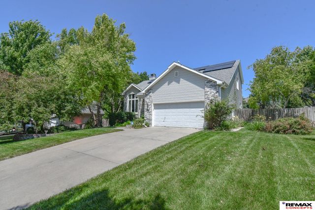 7432 Grand Oaks Drive, Lincoln, NE 68516