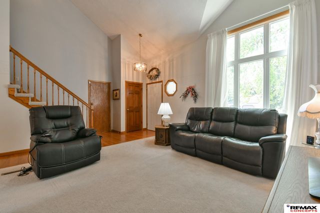 7432 Grand Oaks Drive, Lincoln, NE 68516