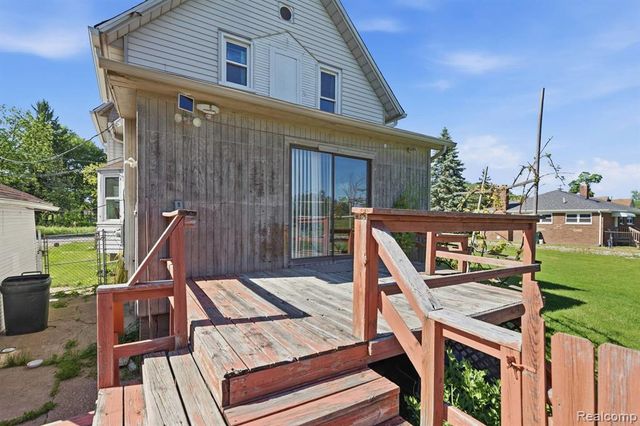 7219 Main, Smiths Creek, MI 48074