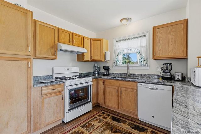 7219 Main, Smiths Creek, MI 48074
