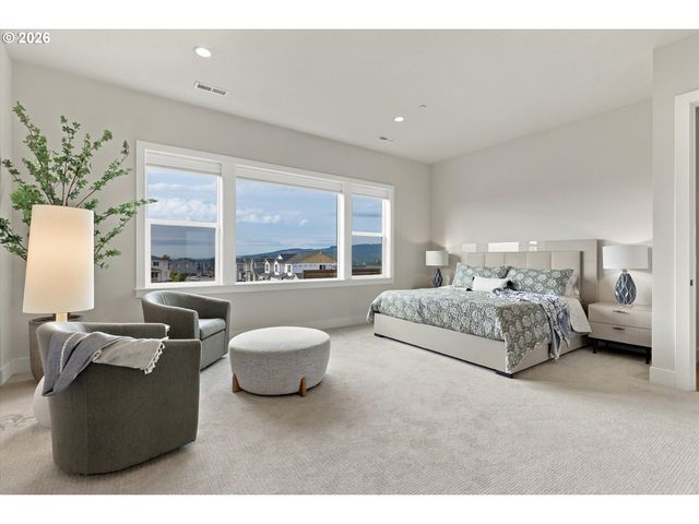 309 W FIR Loop, Washougal, WA 98671