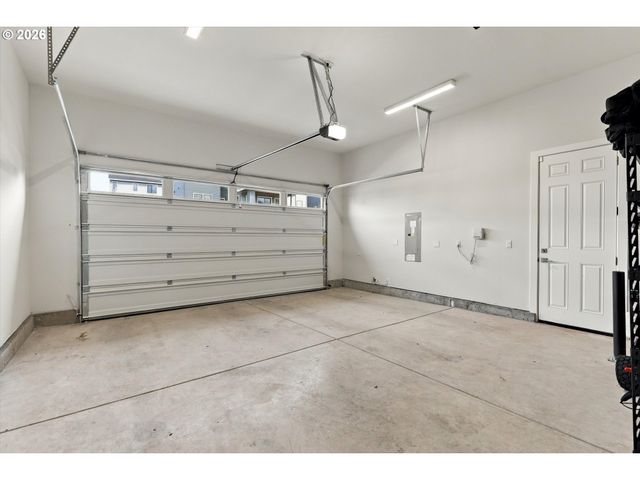 309 W FIR Loop, Washougal, WA 98671