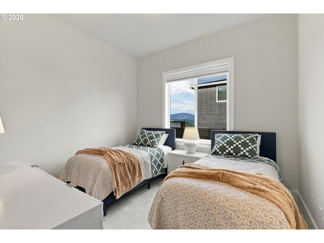 309 W FIR Loop, Washougal, WA 98671