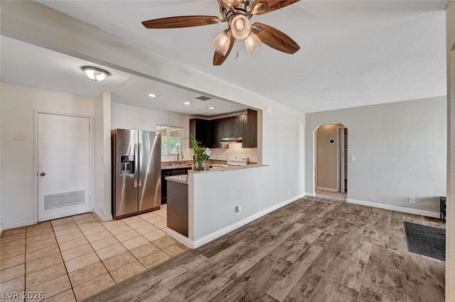 1720 East Carson Avenue, Las Vegas, NV 89101