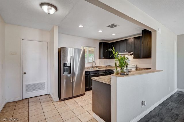 1720 East Carson Avenue, Las Vegas, NV 89101