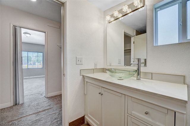 1720 East Carson Avenue, Las Vegas, NV 89101