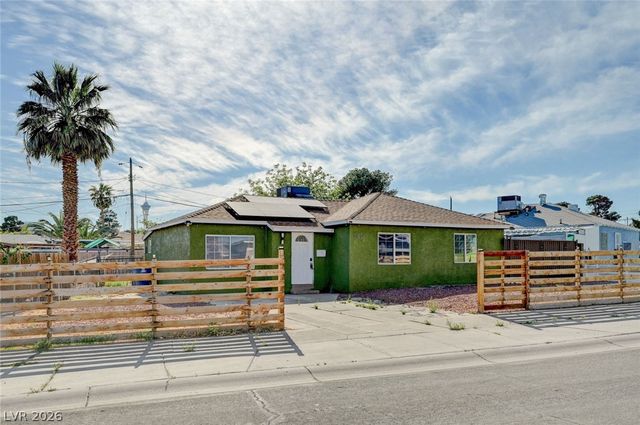 1720 East Carson Avenue, Las Vegas, NV 89101