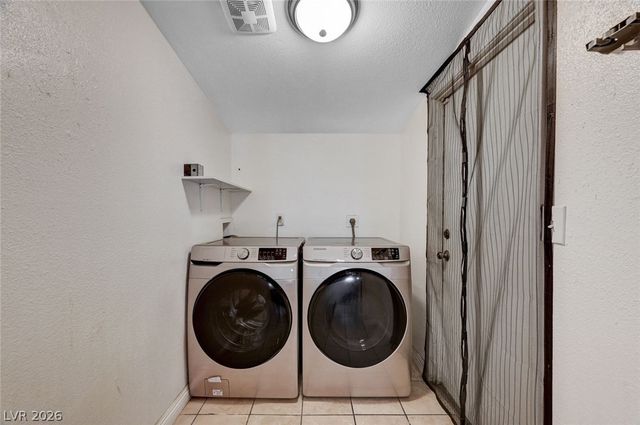 1720 East Carson Avenue, Las Vegas, NV 89101