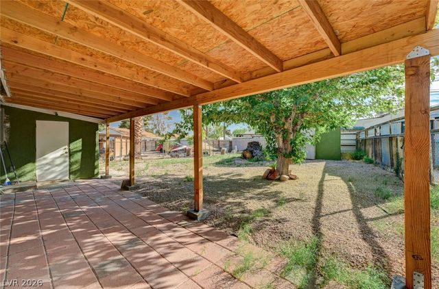 1720 East Carson Avenue, Las Vegas, NV 89101