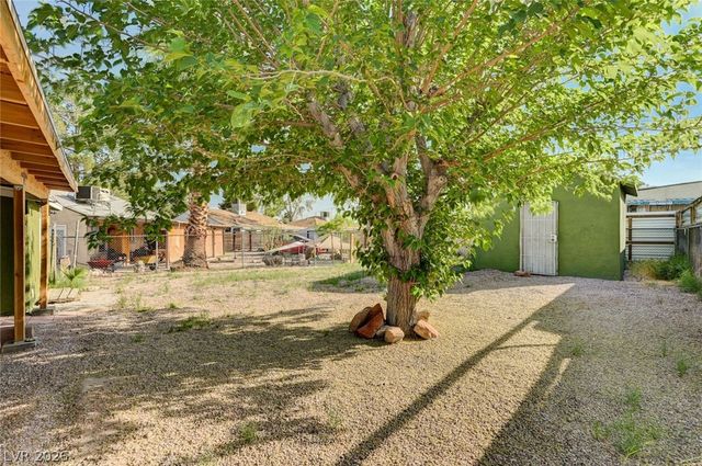 1720 East Carson Avenue, Las Vegas, NV 89101