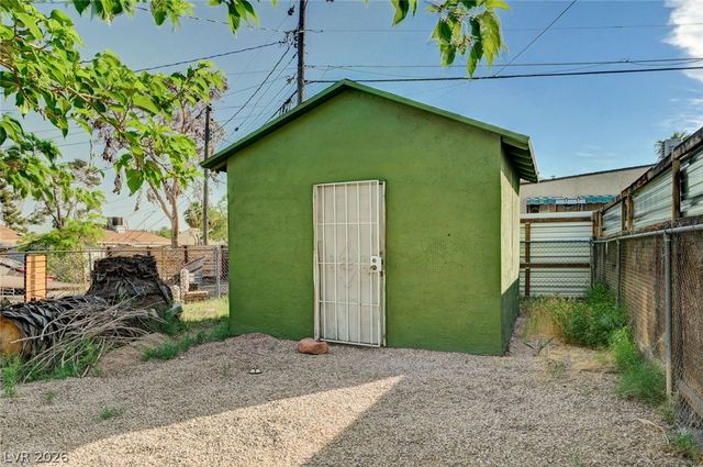 1720 East Carson Avenue, Las Vegas, NV 89101