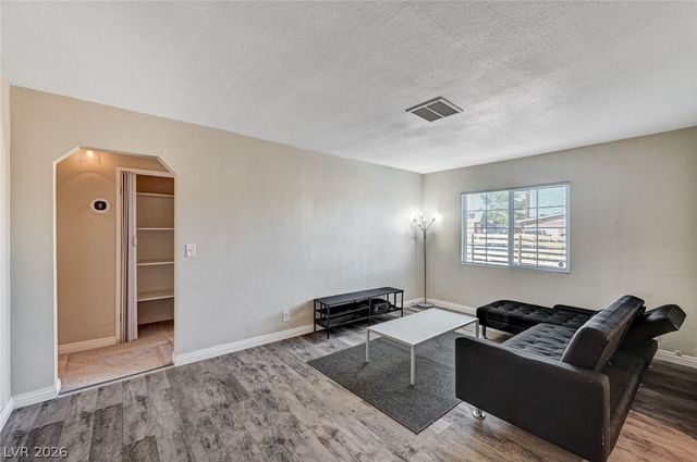 1720 East Carson Avenue, Las Vegas, NV 89101