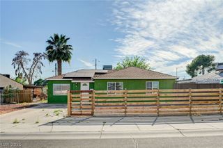 1720 East Carson Avenue, Las Vegas, NV 89101