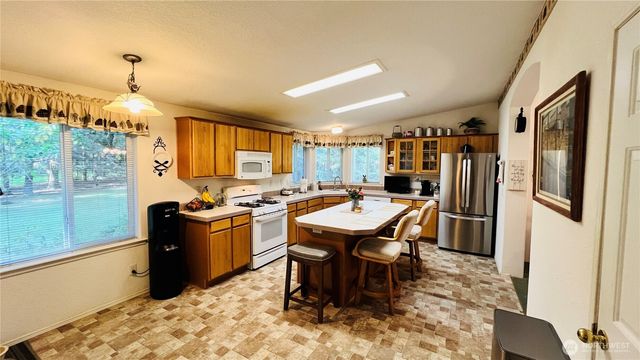 7010 W Dahl Road, Deer Park, WA 99006