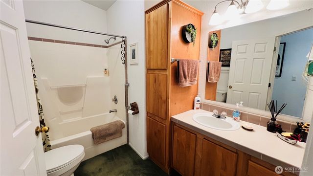 7010 W Dahl Road, Deer Park, WA 99006