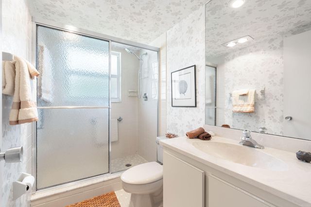 545 Oaks Lane 501, Pompano Beach, FL 33069