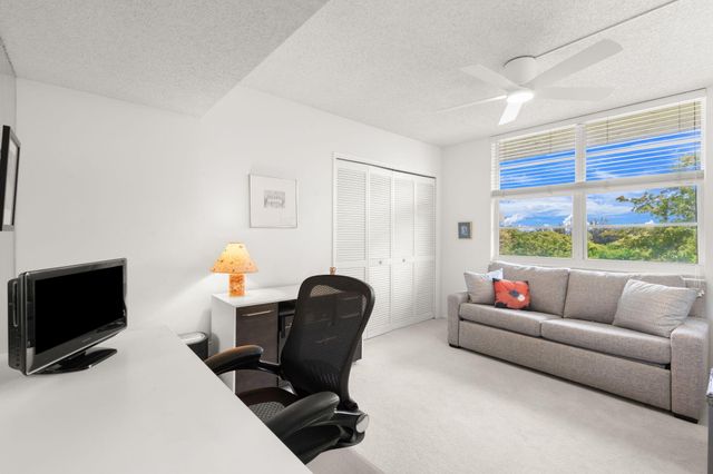 545 Oaks Lane 501, Pompano Beach, FL 33069