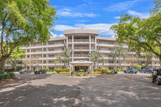 545 Oaks Lane 501, Pompano Beach, FL 33069