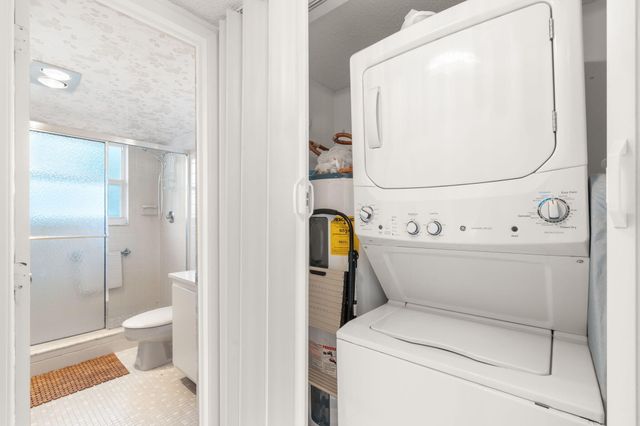 545 Oaks Lane 501, Pompano Beach, FL 33069