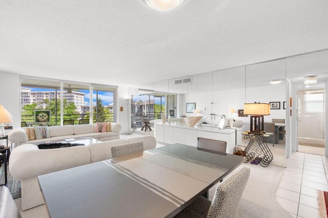 545 Oaks Lane 501, Pompano Beach, FL 33069