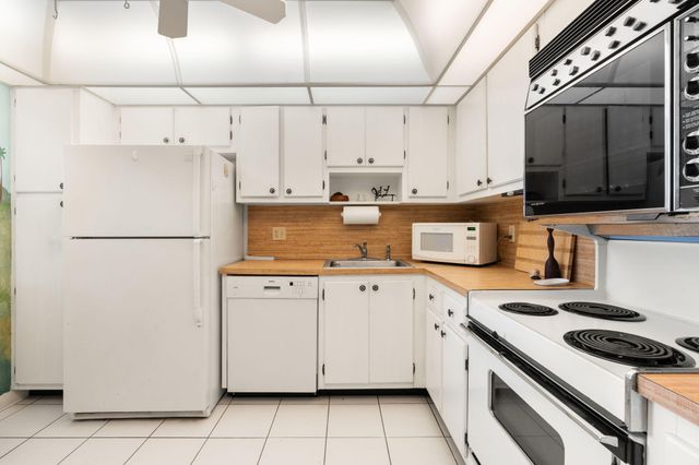 545 Oaks Lane 501, Pompano Beach, FL 33069