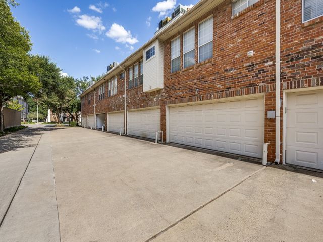 5907 Hillcrest Avenue C2, University Park, TX 75205