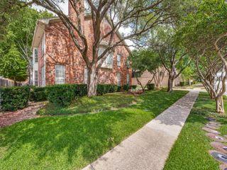 5907 Hillcrest Avenue C2, University Park, TX 75205