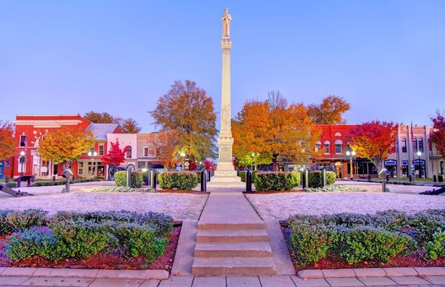 489 Jet Stream Dr, La Vergne, TN 37086