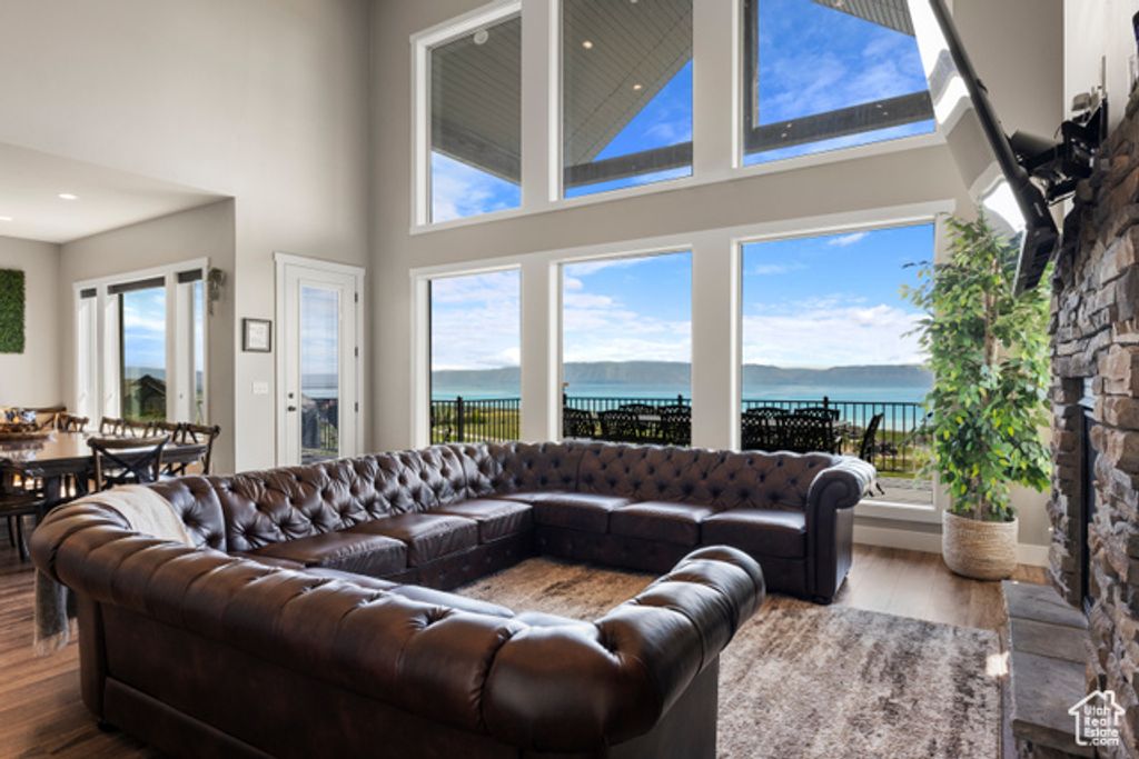 Image 5 of property listing at 68 HAWKSBEARD CIR, Fish Haven, ID 83287