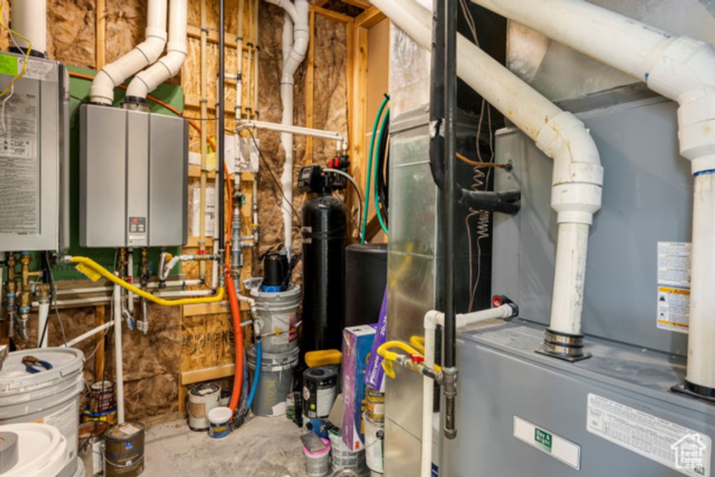 Image 48 of property listing at 68 HAWKSBEARD CIR, Fish Haven, ID 83287