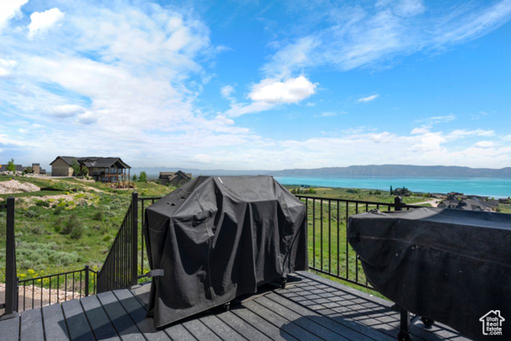 Image 7 of property listing at 68 HAWKSBEARD CIR, Fish Haven, ID 83287