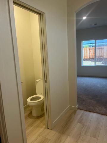 1100 Droitwich Spa, Bakersfield, CA 93007