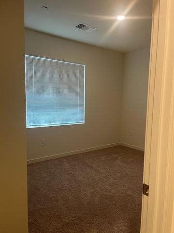 1100 Droitwich Spa, Bakersfield, CA 93007