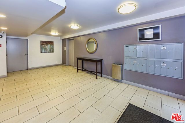 1037 N Vista Street 301, Los Angeles, CA 90046