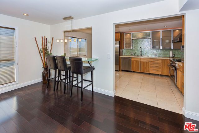 1037 N Vista Street 301, Los Angeles, CA 90046