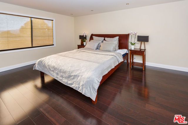 1037 N Vista Street 301, Los Angeles, CA 90046