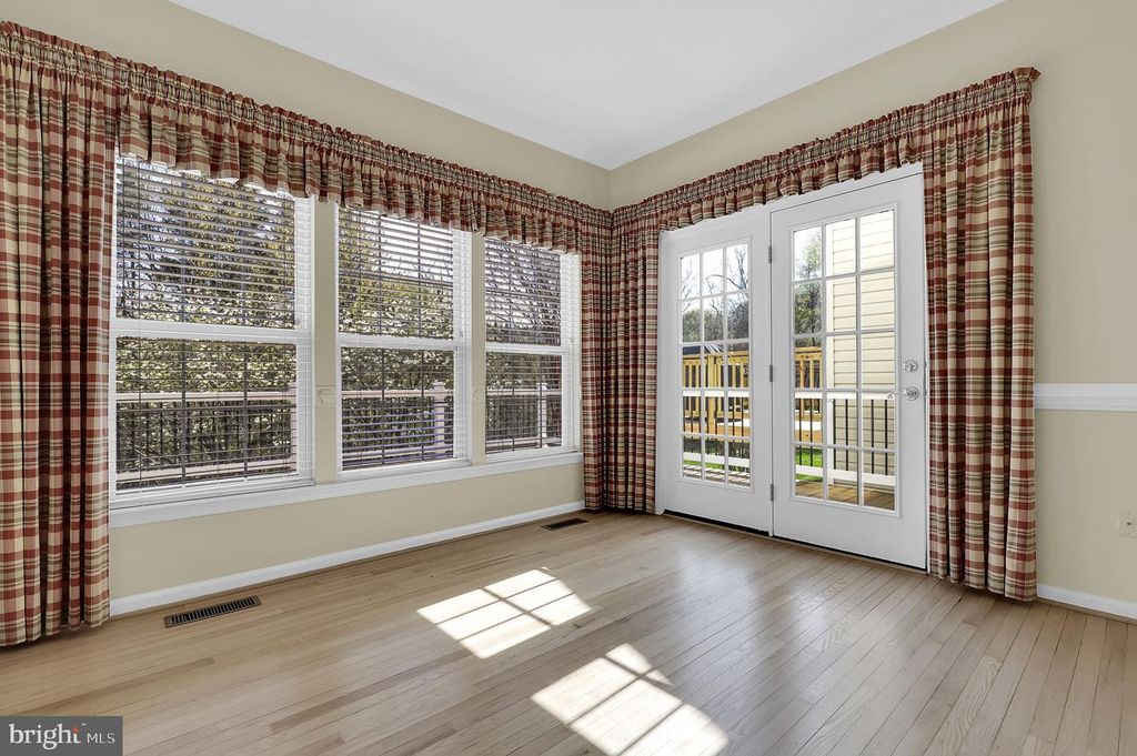 Image 17 of property listing at 9424 BERKLEY LN, Frederick, MD 21701