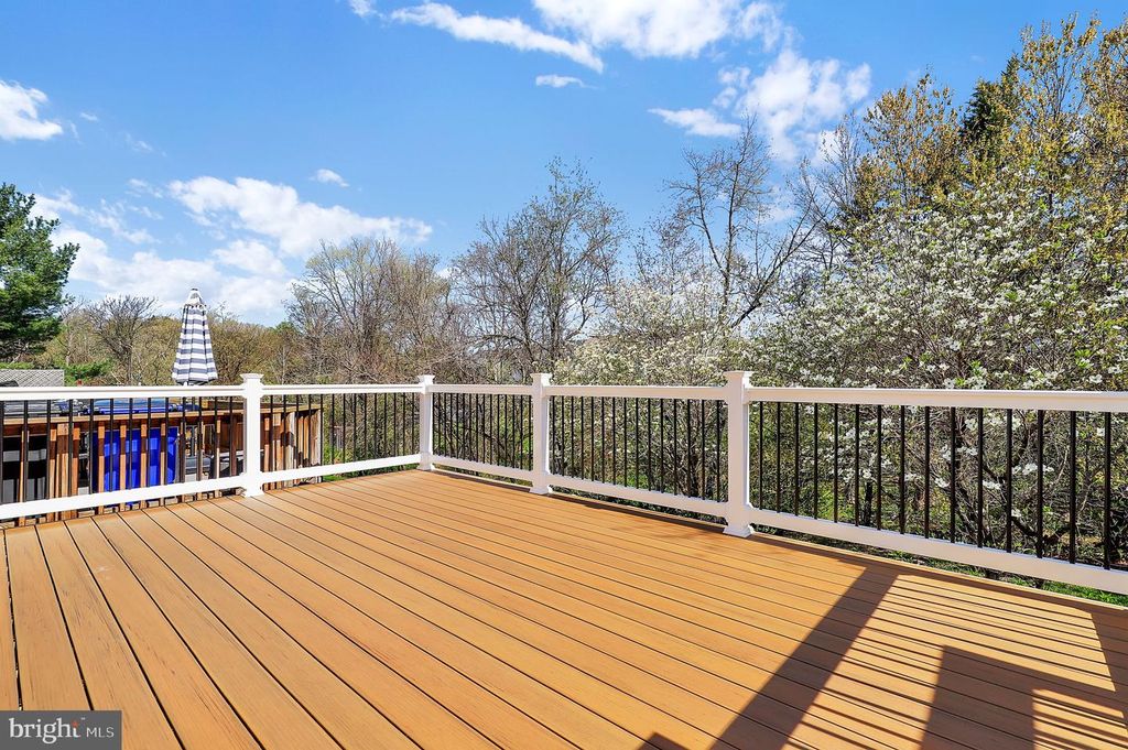 Image 20 of property listing at 9424 BERKLEY LN, Frederick, MD 21701