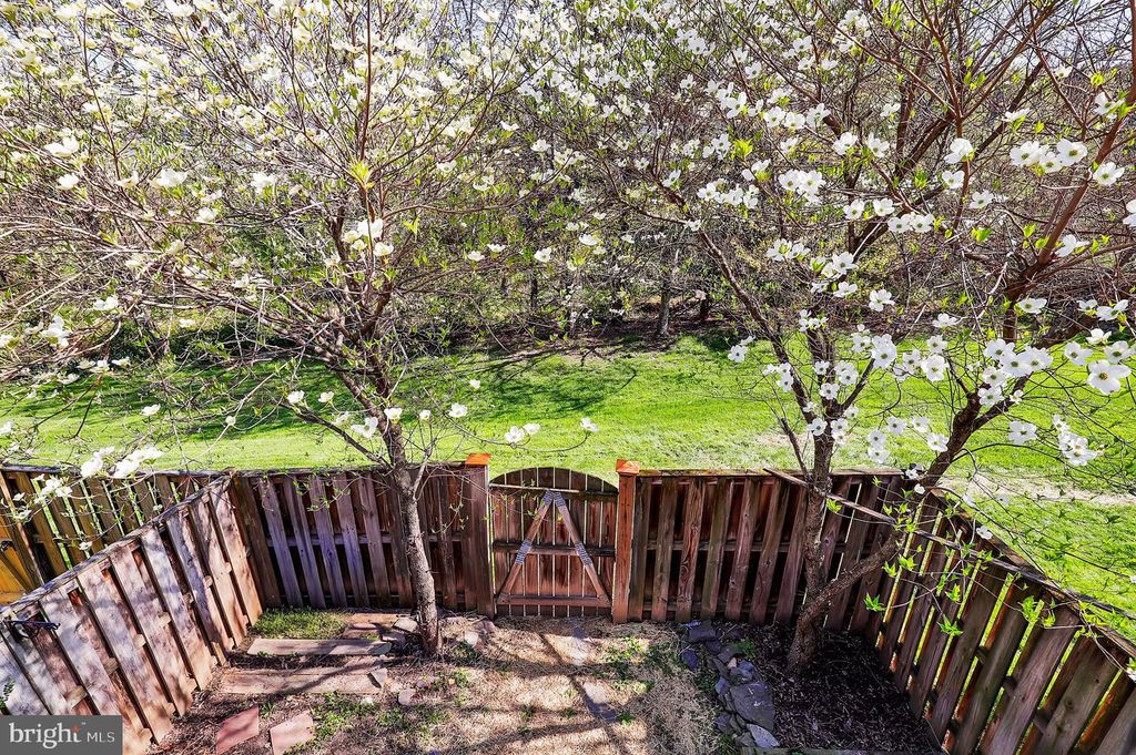 Image 21 of property listing at 9424 BERKLEY LN, Frederick, MD 21701