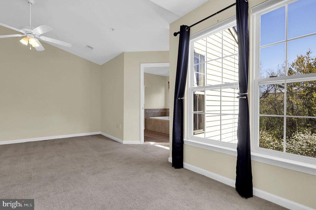 Image 27 of property listing at 9424 BERKLEY LN, Frederick, MD 21701