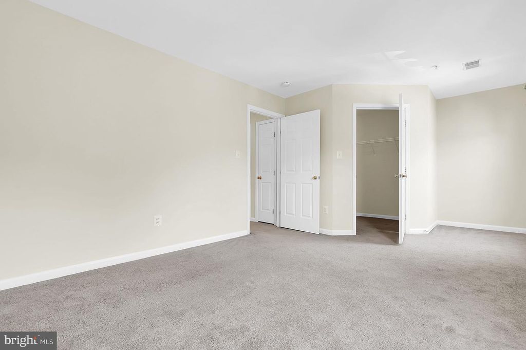 Image 33 of property listing at 9424 BERKLEY LN, Frederick, MD 21701