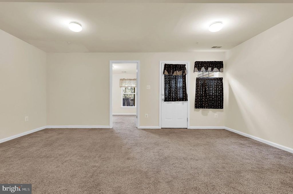 Image 35 of property listing at 9424 BERKLEY LN, Frederick, MD 21701